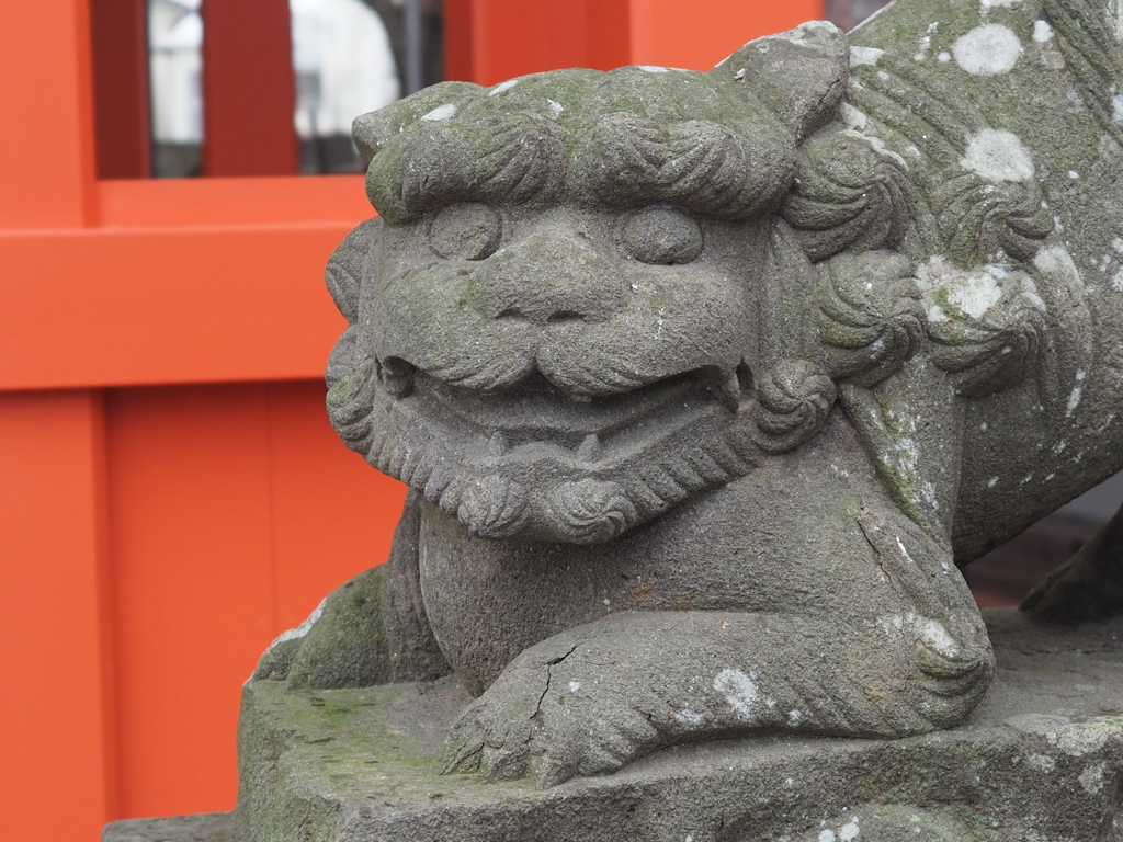 神社の狛犬さんその１