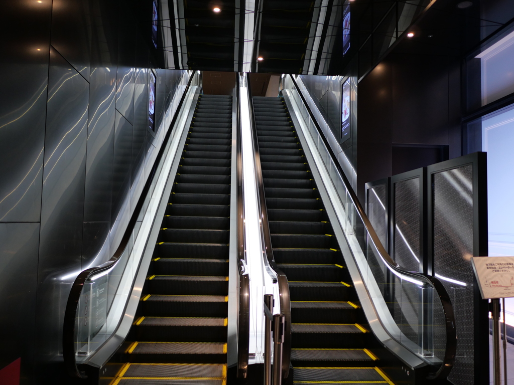 銀座のエスカレーター