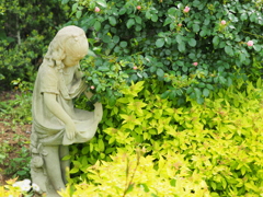 バラ園にあった石像その２