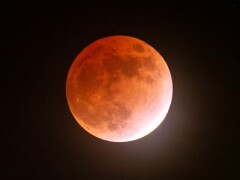 ほぼ皆既月食その２