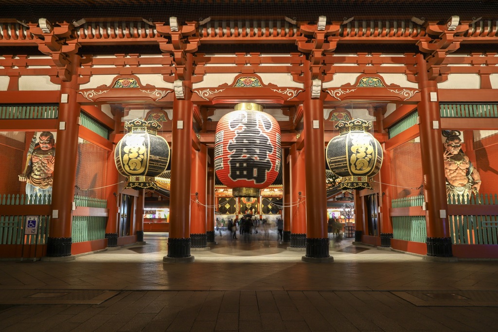 夜の浅草寺