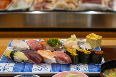 観光客の居ない海の寿司