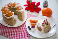 紅茶のシフォンケーキと硬い柿の紅茶煮