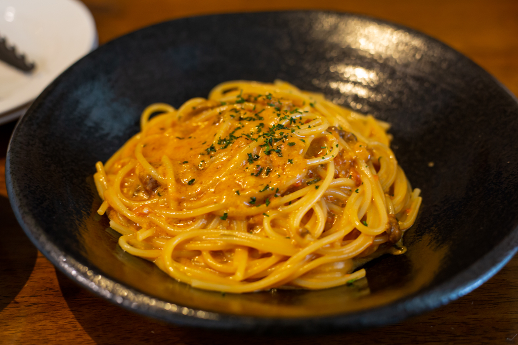 噴火湾産ウニのクリームソース