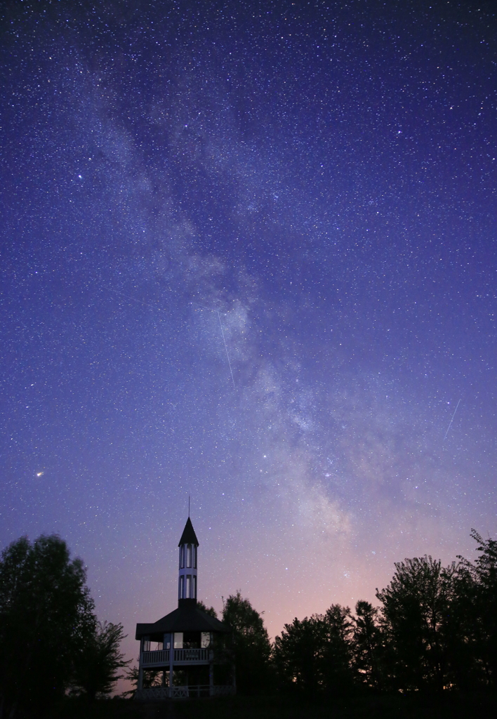 儚い天の川と流れ星
