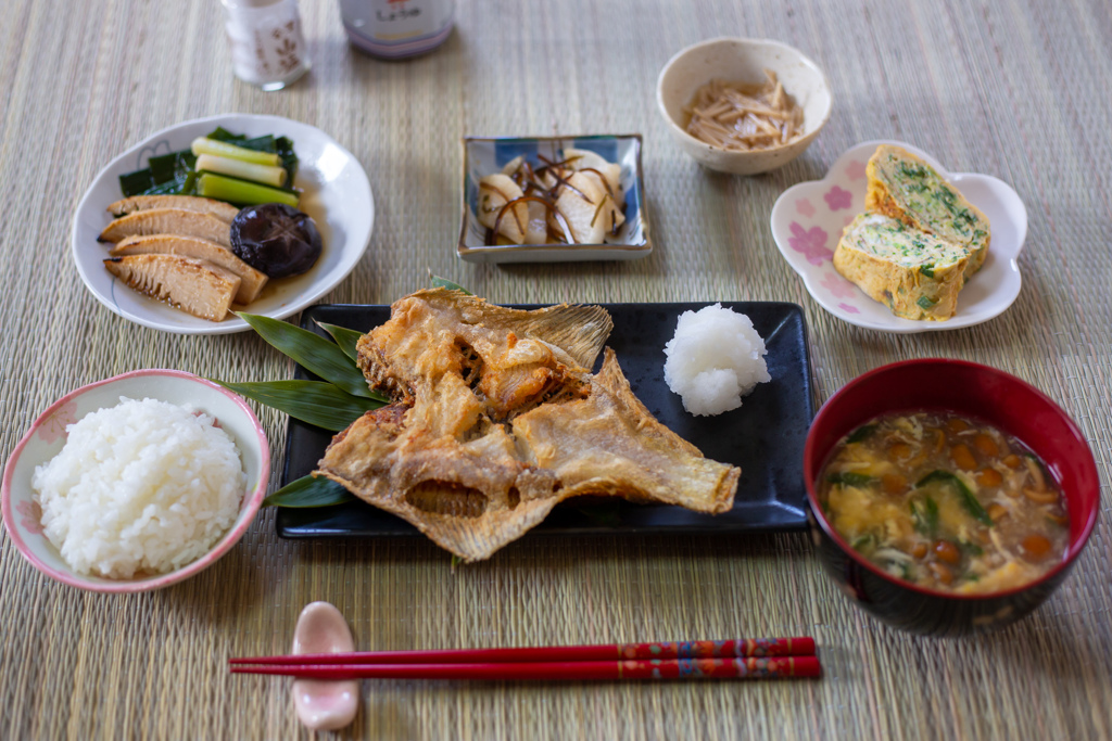 天気の悪い休日の朝ご飯