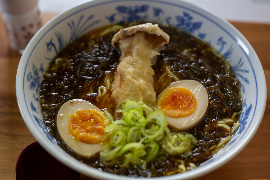 沖縄手積みモズクエリンギ天ラーメン