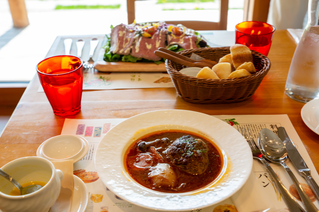 北海道産和牛入りシチューハンバーグ