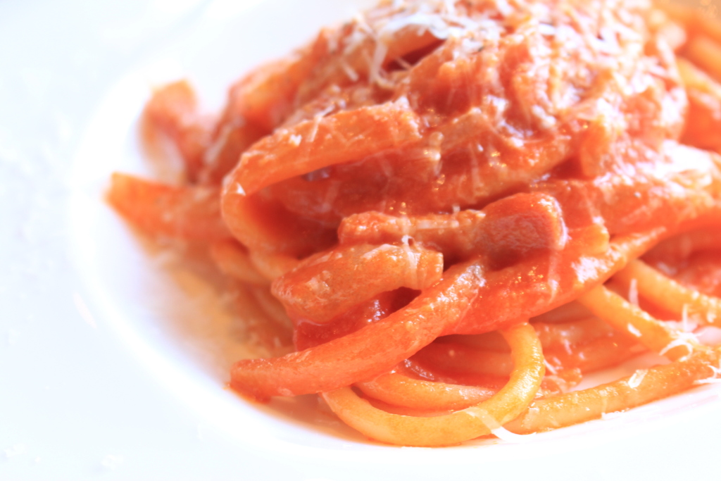 太くて辛いパスタ