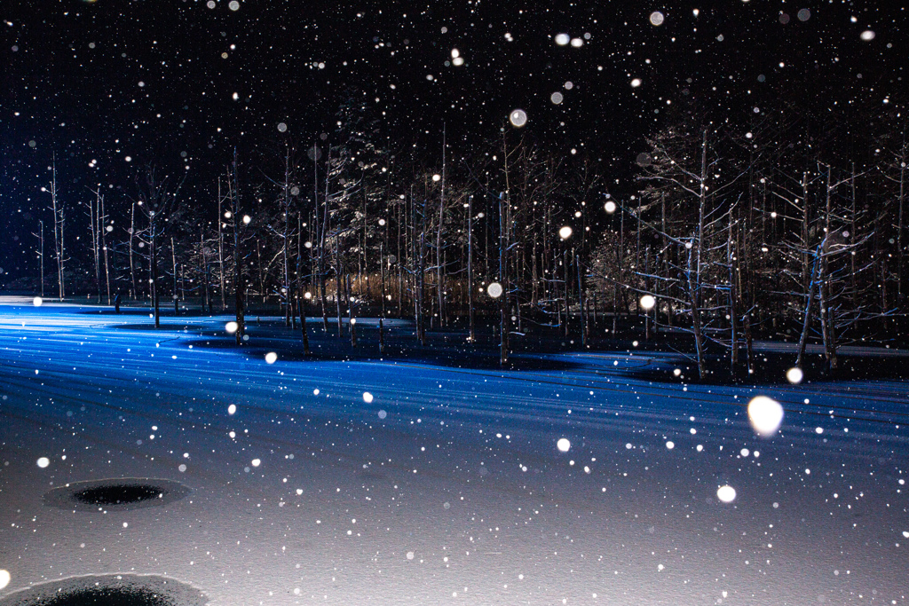 青い池　凍結前夜