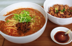 一番辛くない担々麵　麻婆丼ミニ