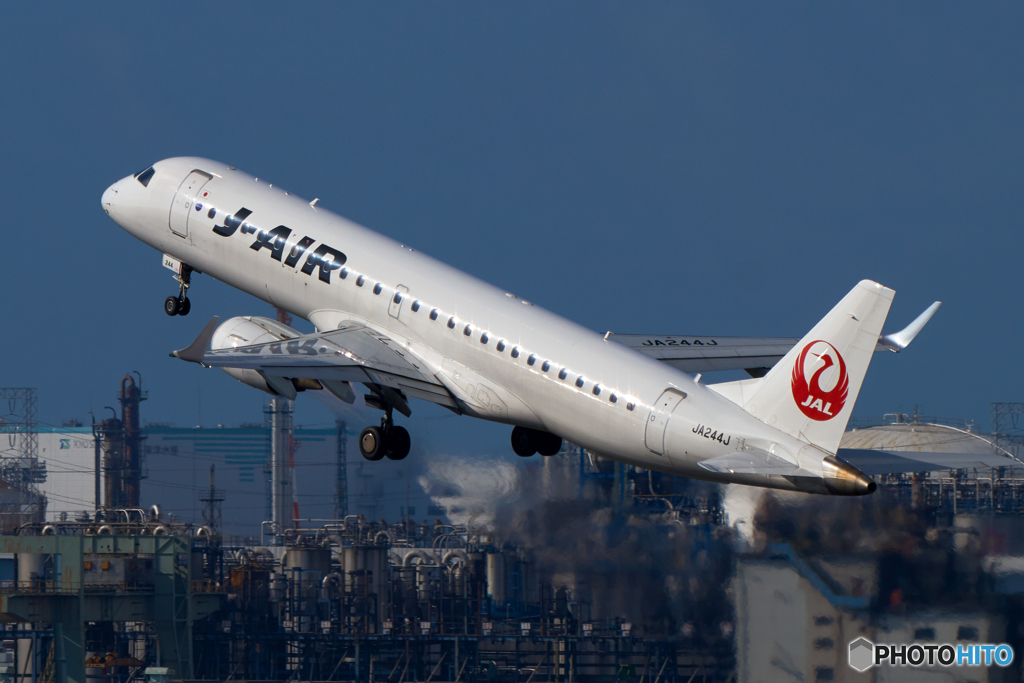 400mm F7.1 ジェイ・エア エンブラエル ERJ-190 @羽田空港