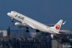 400mm F7.1 ジェイ・エア エンブラエル ERJ-190 @羽田空港