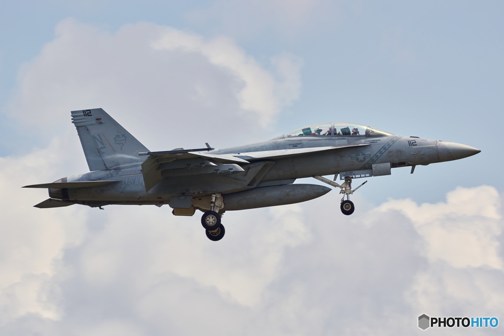 アメリカ海軍 スーパーホーネット NF-112 日付ネタ @厚木基地