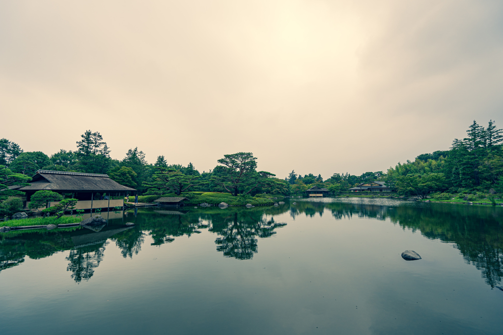 梅雨空