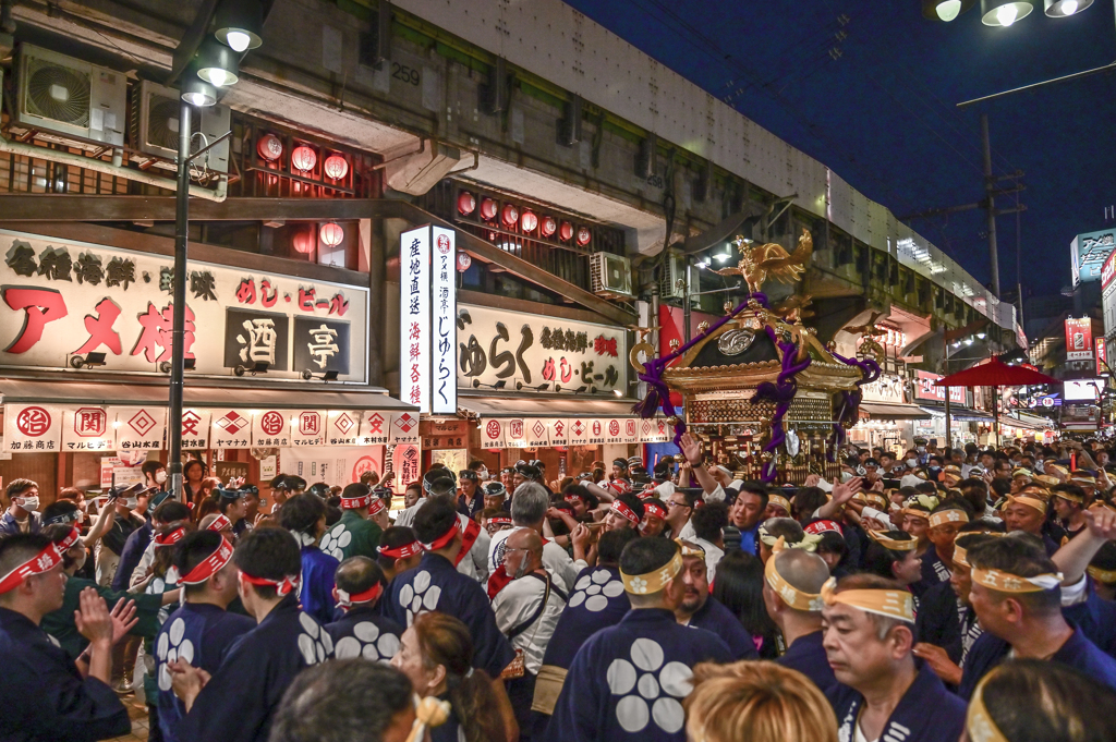 「五條天神社の本社神輿巡行」