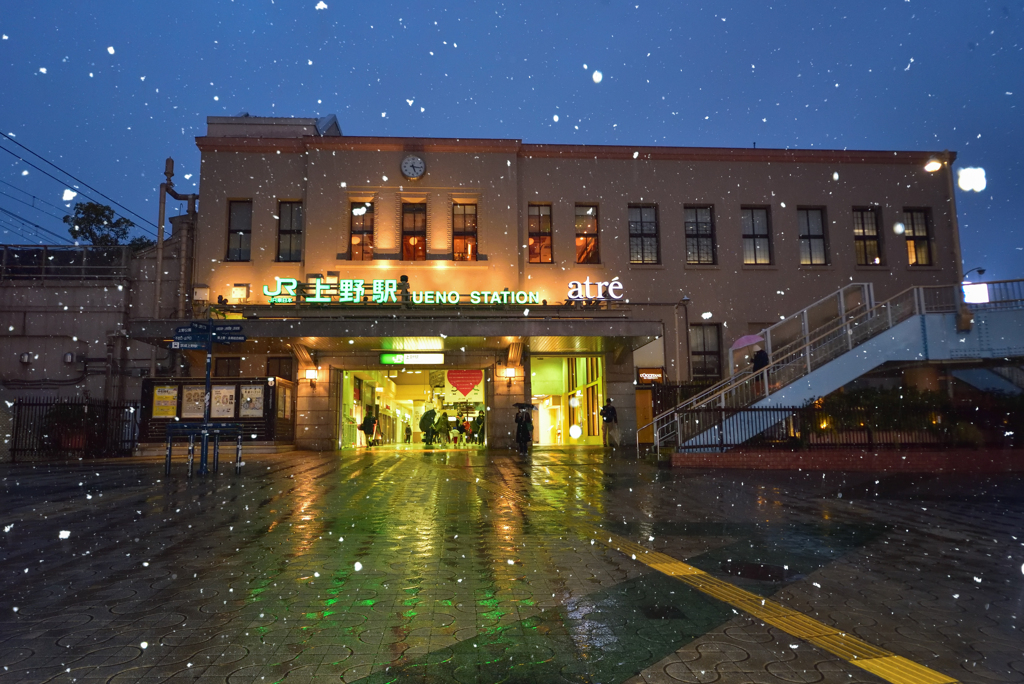 「雪降る上野駅」-2