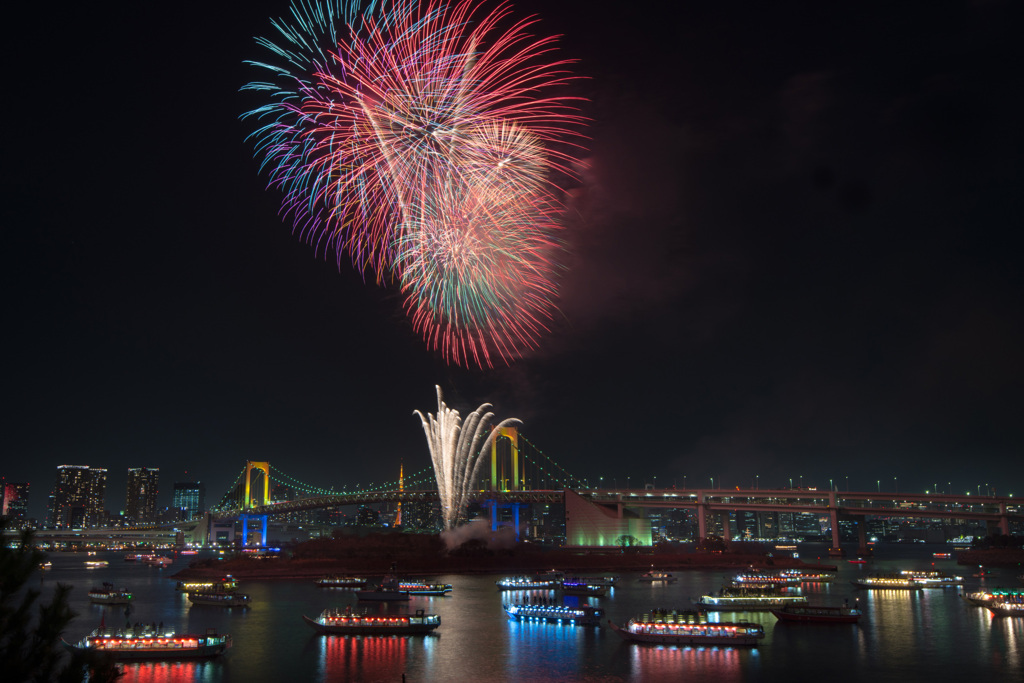 「お台場レインボー花火」