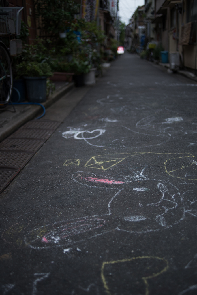 ［３２］「落書きの道」