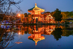 「黄昏時の弁天堂」