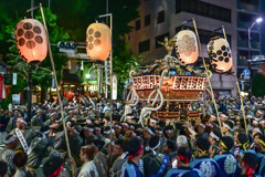 「本社神輿宮入」