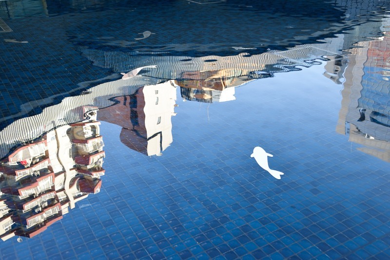 ［１］「水面」（新宿）