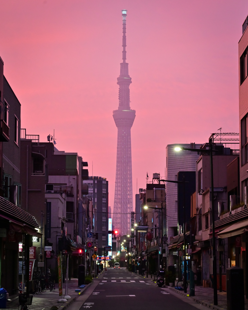 「夜明けのかっぱ橋本通り」