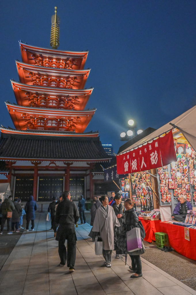 「羽子板市」