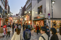 「休日の賑わい」-5