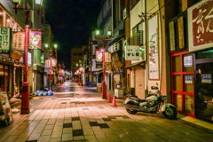 「夜明け前の観音通り」