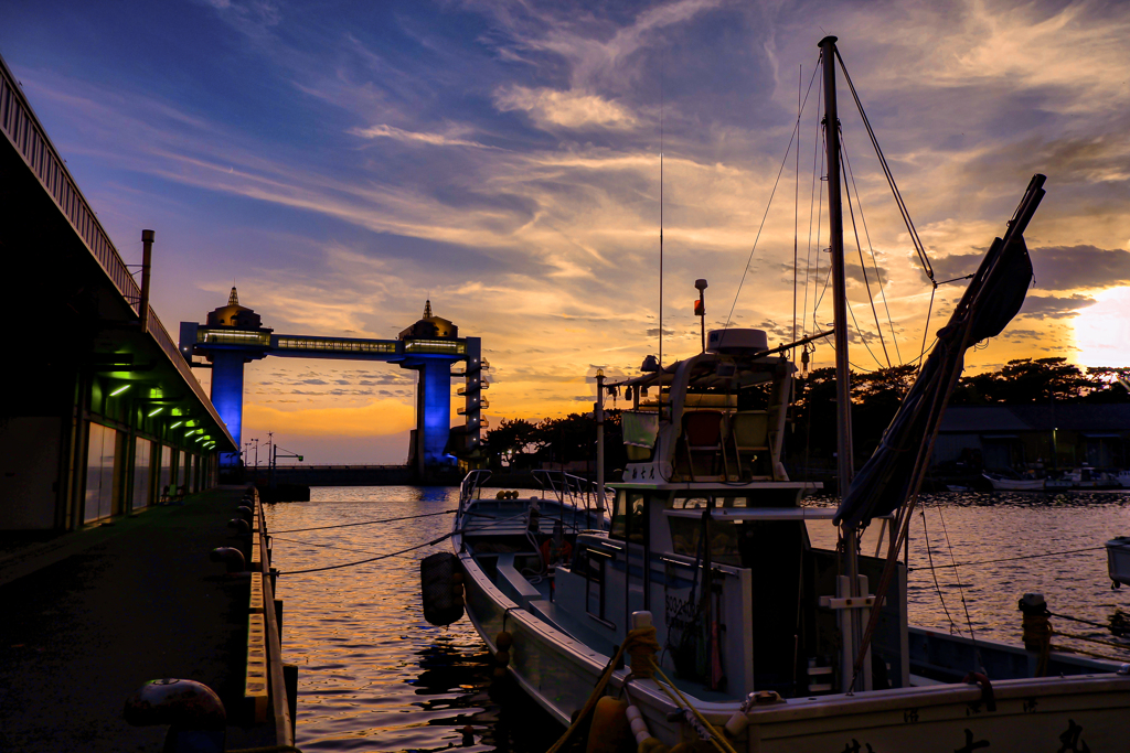 Sunset Port