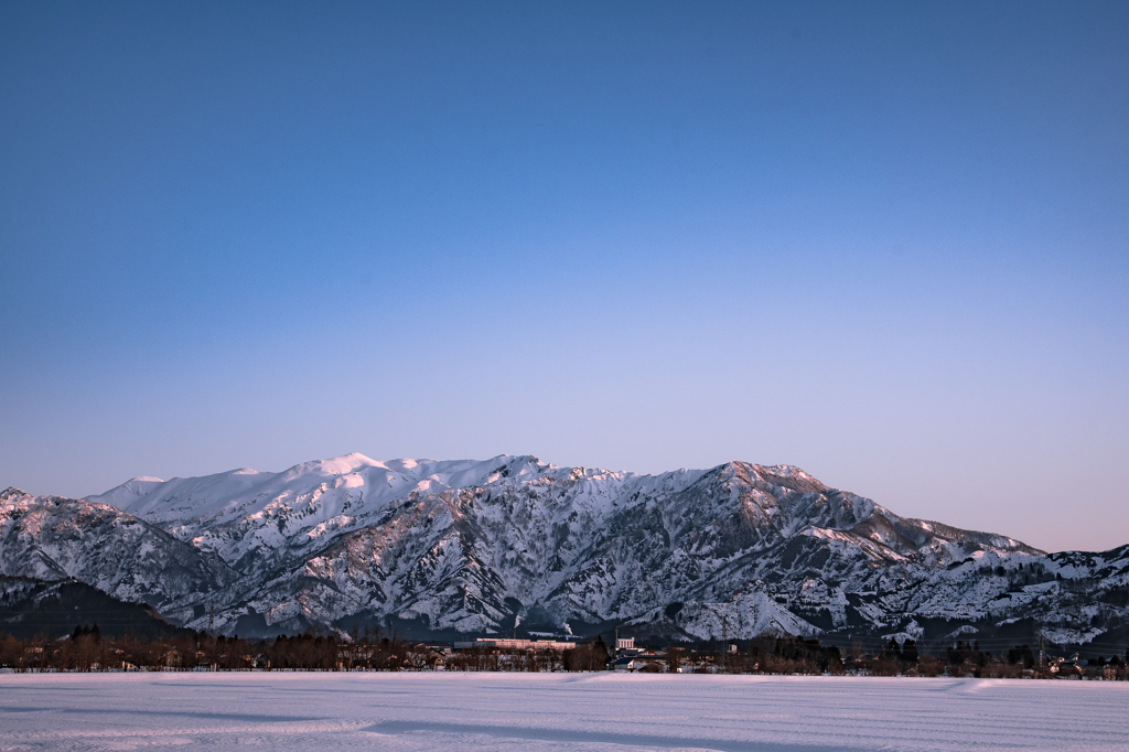 厳冬山河