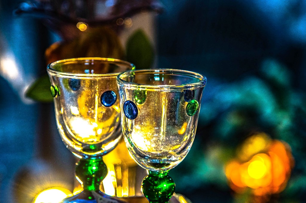 Shadow glass