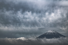 雲海を泳ぐ富士
