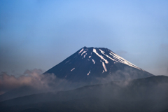 梅雨入りの富士