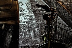 雨は壊れたピアノさ