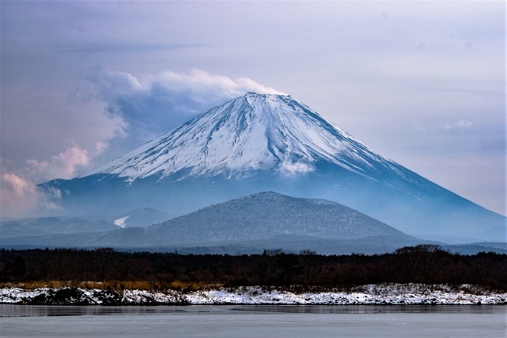 氷結の湖