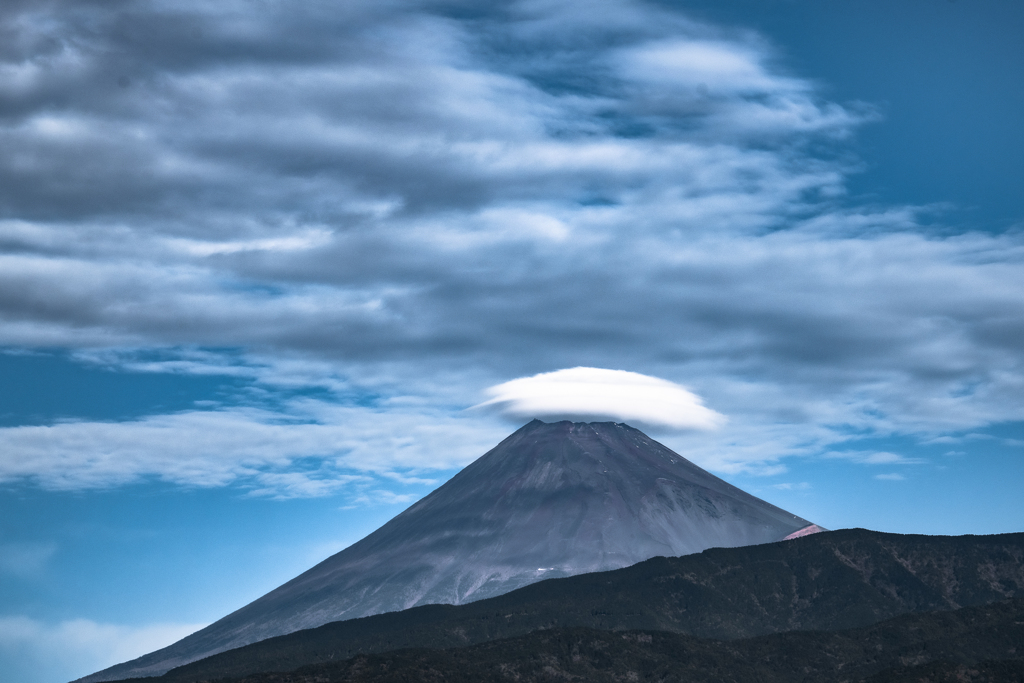 イブの笠雲富士山