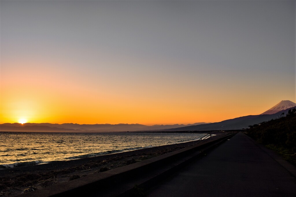 日没の海岸線