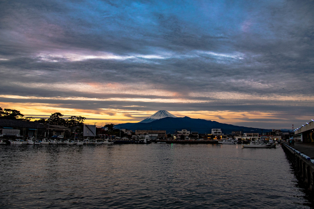 沼津港の落日