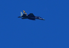 上空F-15戦闘機通過