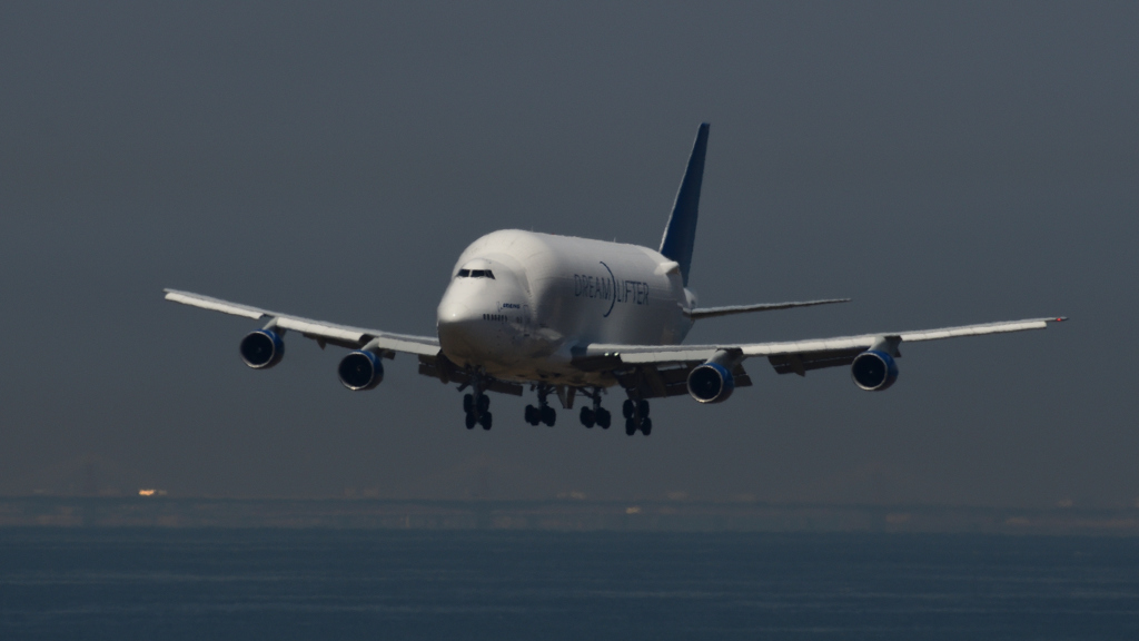 ドリームリフター飛来❶