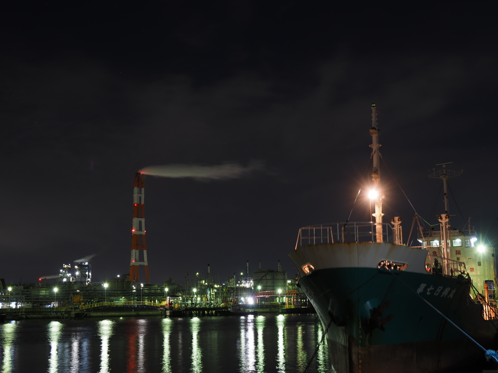 工場夜景　２/２８❸