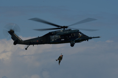UH-60救難ヘリコプター　９/１６