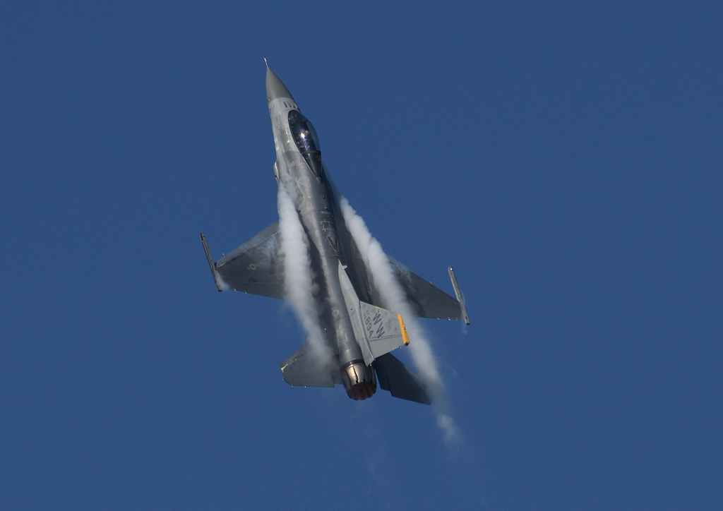 F-16戦闘機（米軍三沢基地より）　９/１６❻
