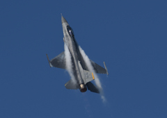 F-16戦闘機（米軍三沢基地より）　９/１６❻