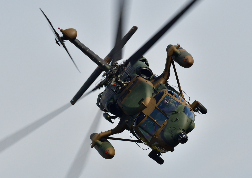 シコルスキー三菱UH-60JAブラックホーク　❶