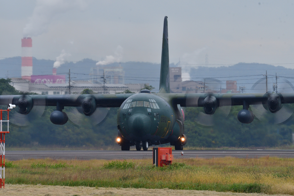 Ｃ－１３０輸送機　１１/２❶