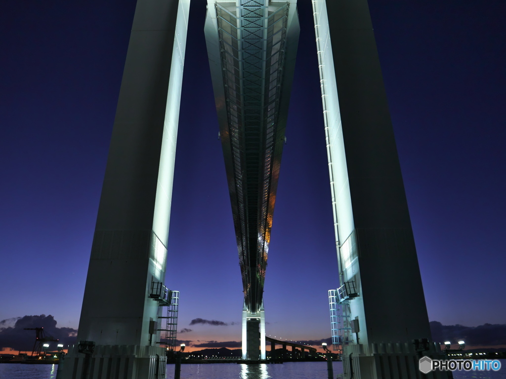 橋脚から望む夕景Ⅱ