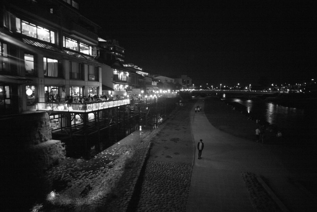 京都　鴨川の夜景２